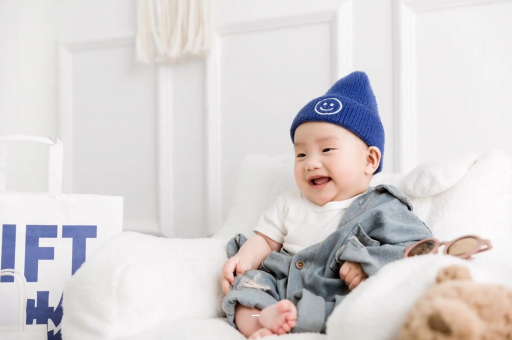 中山宝宝眼睛红红的 中山宝宝眼睛红红的